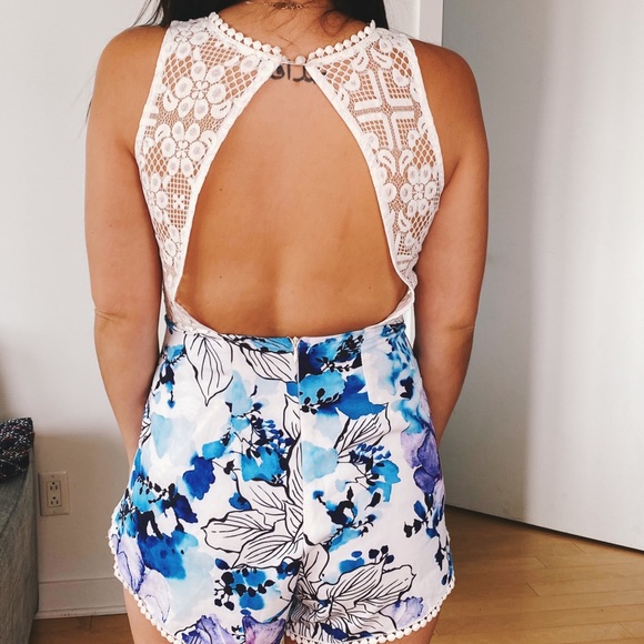 Beautiful floral romper - Picture 2 of 2